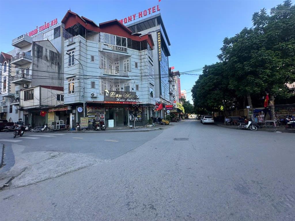 Chính chủ gửi bán nhà 4 tầng 55m2  ngõ thông  ô tô vào nhà tại vĩnh ngọc chân đế toà intracom