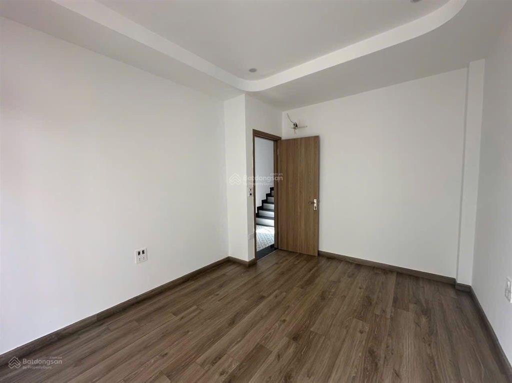 Chính chủ gửi bán nhà 3 tầng tại phương trạch vĩnh ngọc  lô góc  vị trí đẹp gần cầu nhật tân.