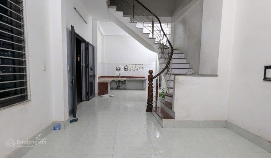 Chính chủ gửi bán nhà 3 tầng tại phương trạch vĩnh ngọc  lô góc  vị trí đẹp gần cầu nhật tân.