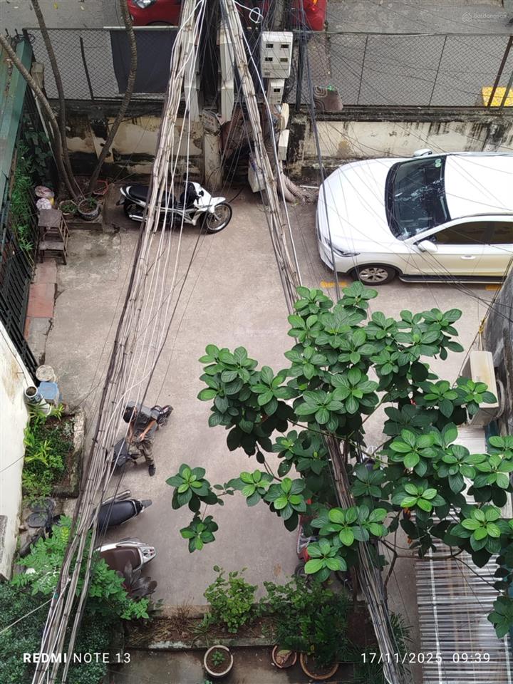 Mặt phố  ô tô đỗ  tập thể trung tâm, hai bà trưng  thoáng sáng ngập tràn  full nội thất