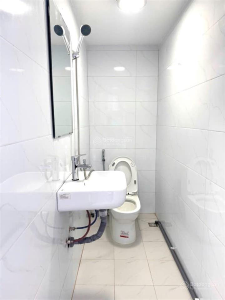 Mặt phố  ô tô đỗ  tập thể trung tâm, hai bà trưng  thoáng sáng ngập tràn  full nội thất