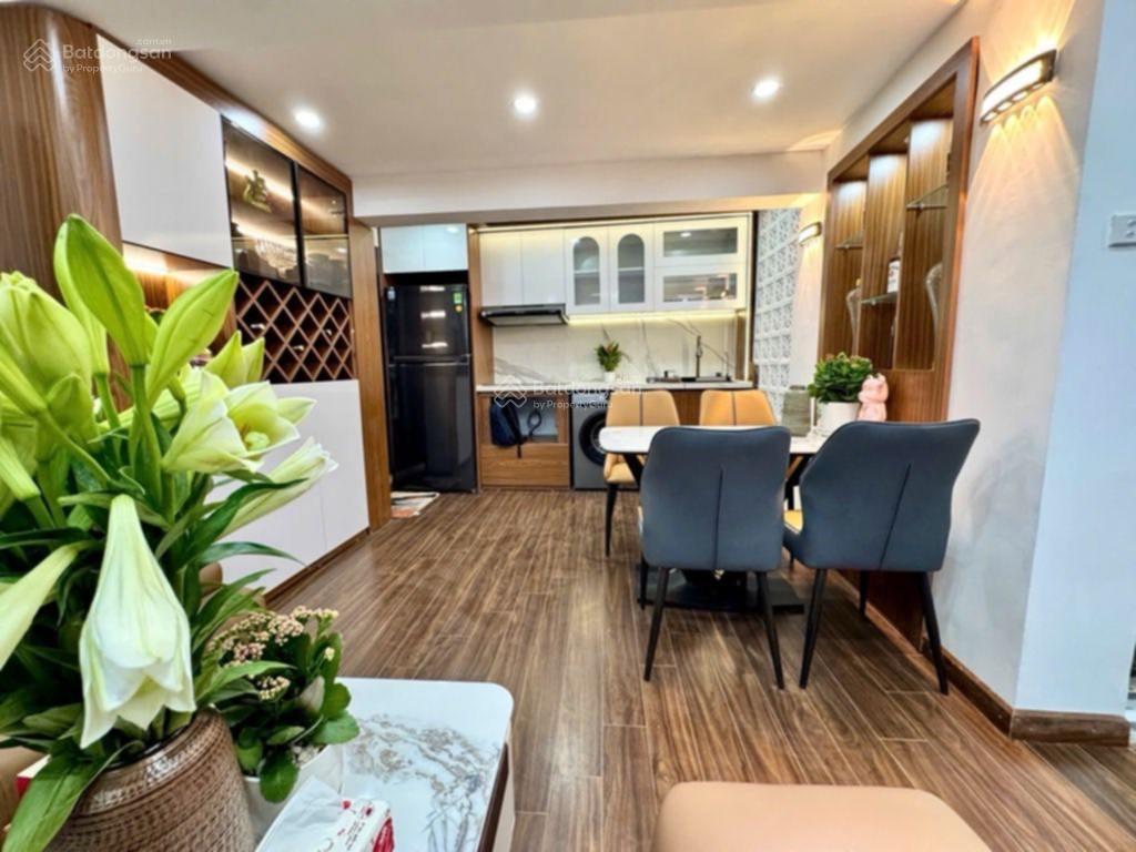 Siêu phẩm tập thể tầng 1  đẹp hơn chung cư  có sân vườn tiểu cảnh  ô tô đỗ  căn góc