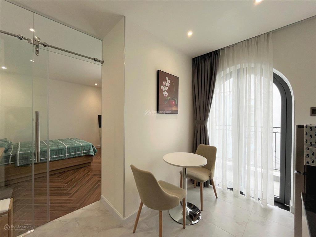Căn hộ 1pn siêu sang trọng, nội thất đẹp tại trung tâm bình thạnh, thuận tiện di chuyển qua q1,q3