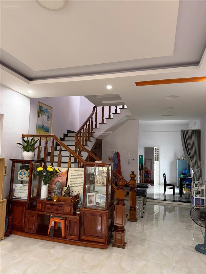Bán nhà góc 2mt đường nhựa 10m  3tầng  dt 100m2  3pn  vĩnh hoà  nha trang  chỉ 8 tỷ