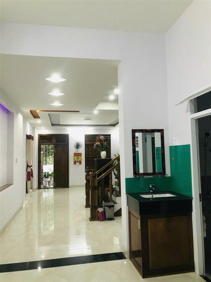 Bán nhà góc 2mt đường nhựa 10m  3tầng  dt 100m2  3pn  vĩnh hoà  nha trang  chỉ 8 tỷ