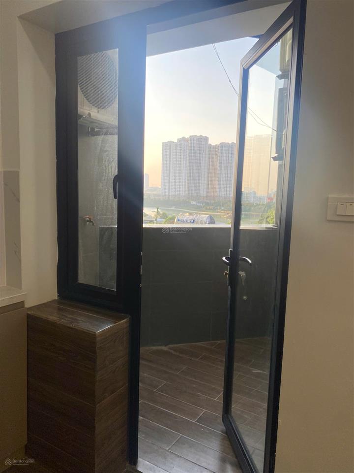 Chính chủ bán gấp ch 70.5m2 (3pn+2wc), tầng trung, đầy đủ nội thất mới đẹp, cowaelmic198 ng tuân