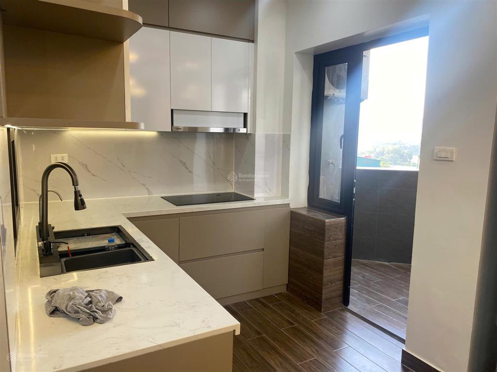 Chính chủ bán gấp ch 70.5m2 (3pn+2wc), tầng trung, đầy đủ nội thất mới đẹp, cowaelmic198 ng tuân