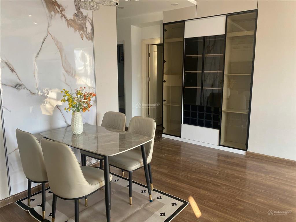 Chính chủ bán cc riverside garden 83m2 (3pn+2wc), hướng đn nắng đẹp, đầy đủ nội thất mới keng8 tỷ