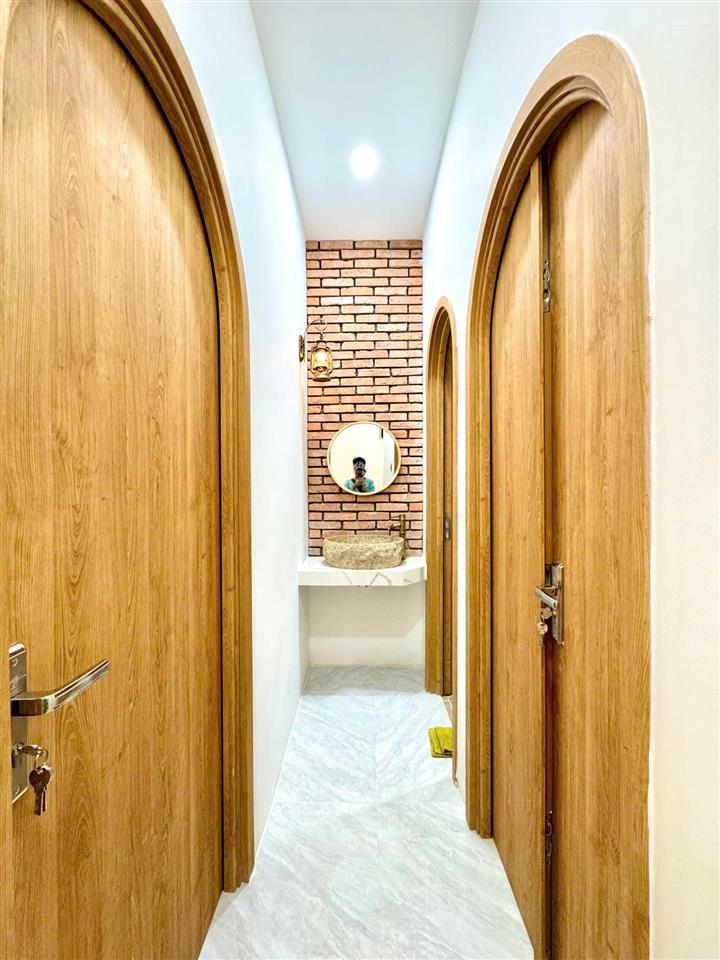 Nhà hẻm xe hơi sát quận 1 sổ vuông kết cấu mới 20m9 giá chỉ hơn 4 tỷ