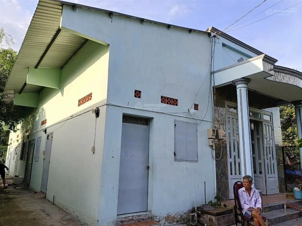 Bán nhà gần 300m2 thổ cư, 6 phòng trọ