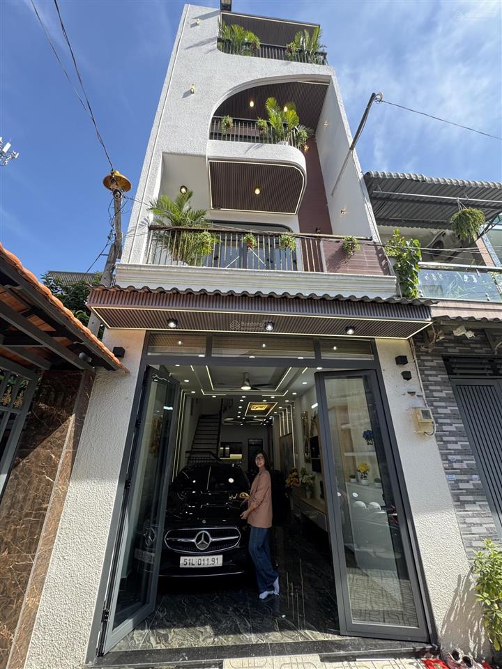 Hiếm chỉ 8tỷ2, bán nhà 4 tầng mới cực đẹp full nội thất xịn,hẻm xe hơi quang trung phường 8 gò vấp