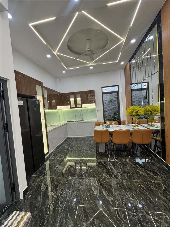 Hiếm chỉ 8tỷ2, bán nhà 4 tầng mới cực đẹp full nội thất xịn,hẻm xe hơi quang trung phường 8 gò vấp