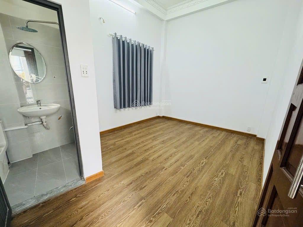 Bán nhà 4 tầngbtctnguyễn kiệm  p. đức nhuận q. phú nhuận( cũ p.4) hxtgiá 5tỷ nhỉnh