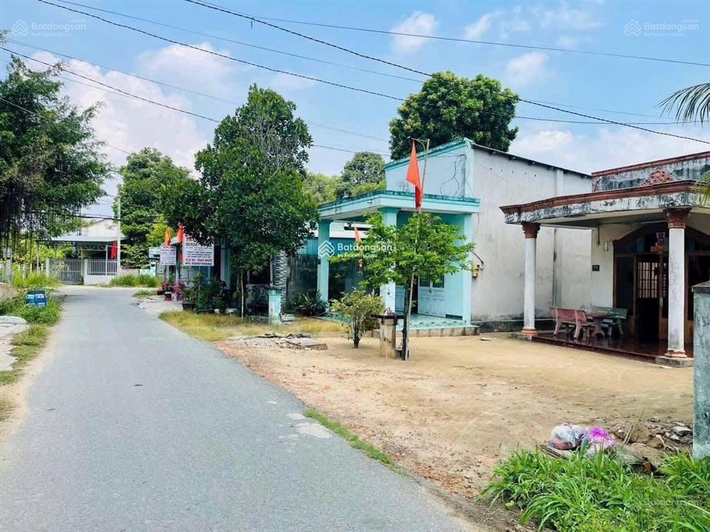 Đất mặt tiền rộng đồng bà canh, xuân thới sơn, hóc môn. dt 80,7m2 full thổ sổ riêng giá chỉ 1.8 tỷ