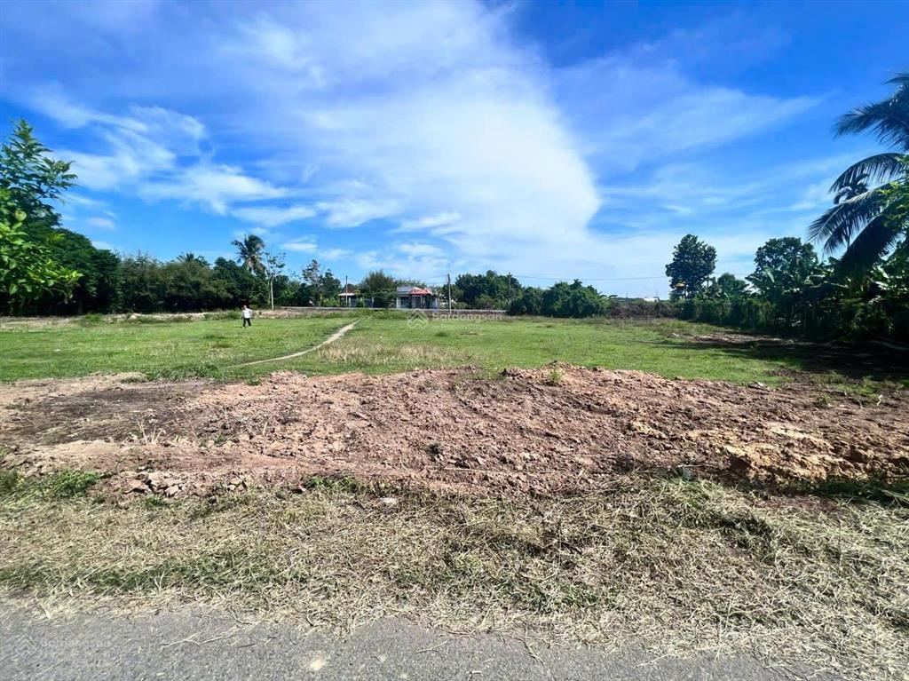 Chủ ngộp bán gấp ngay mt nguyễn thị thạo, phước hiệp, củ chi. dt 162m2 shr