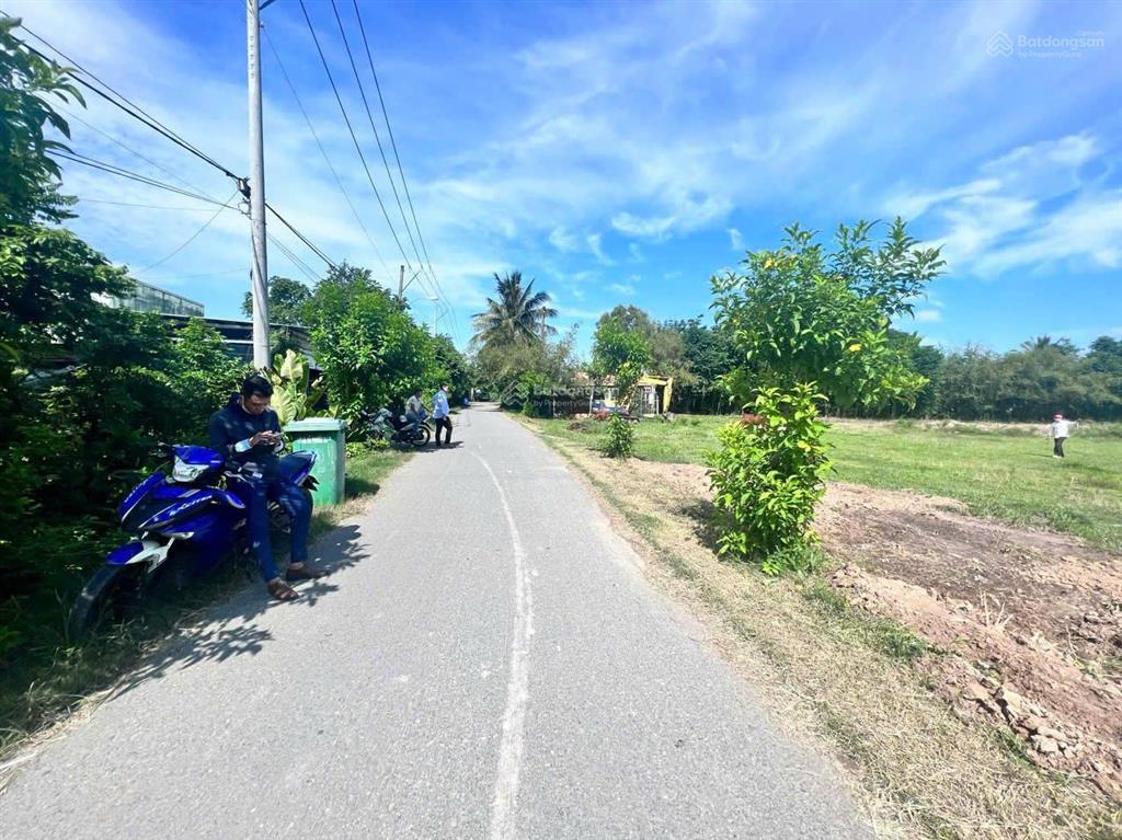 Chủ ngộp bán gấp ngay mt nguyễn thị thạo, phước hiệp, củ chi. dt 162m2 shr