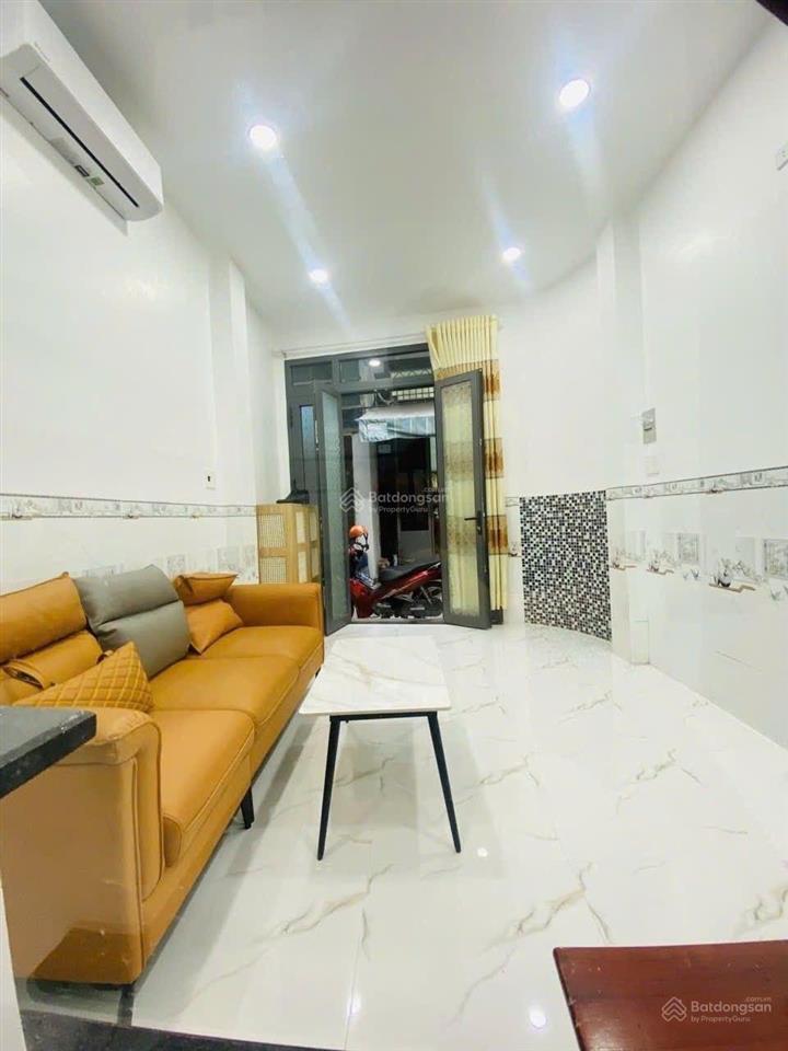 Nhà đẹp căn góc  3 tầng  4 phòng ngủ  lý thái tổ