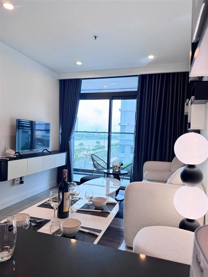 Cần tiền bán gấp căn 1pn filmore, 45m2 full nội thất view sông hàn, sổ hồng lâu dài