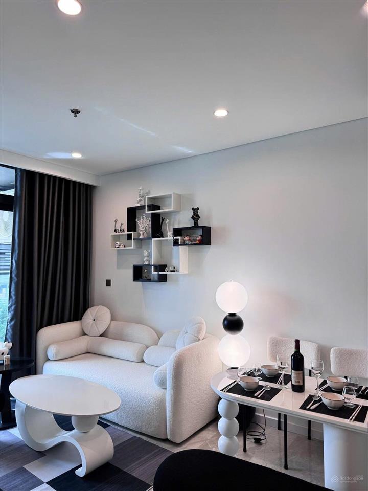 Cần tiền bán gấp căn 1pn filmore, 45m2 full nội thất view sông hàn, sổ hồng lâu dài