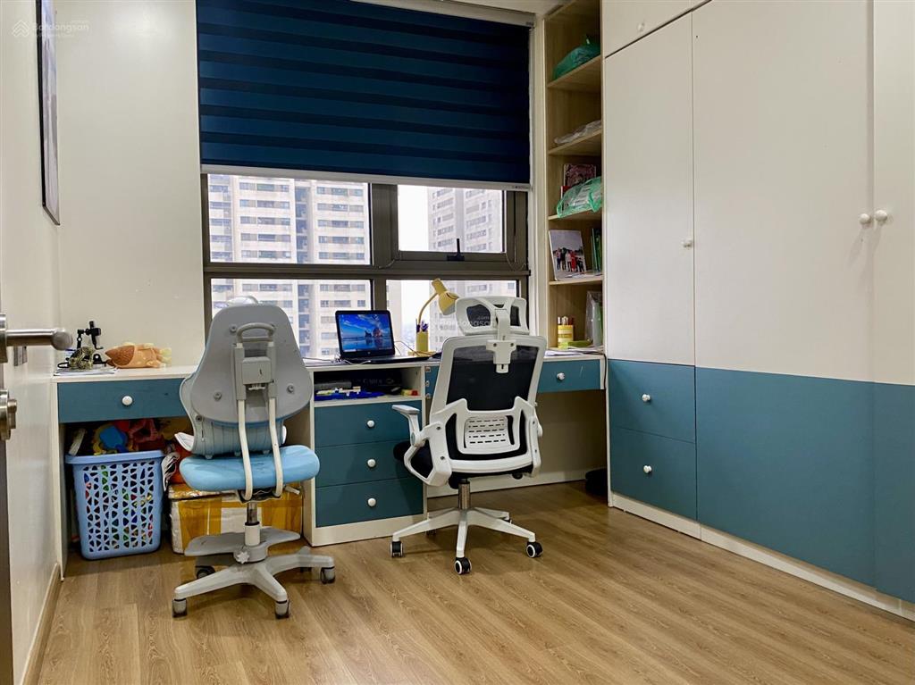 Chính chủ bán căn hộ 3pn 2vs tầng đẹp căn góc tại dự án the terra an hưng.