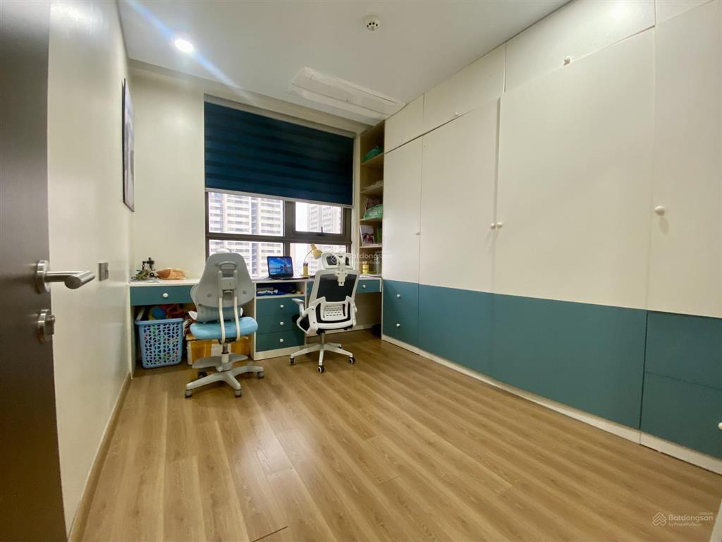 Chính chủ bán căn hộ 3pn 2vs tầng đẹp căn góc tại dự án the terra an hưng.