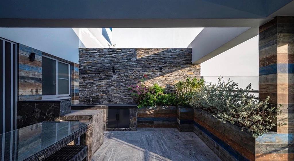 Chuyển công tác nên tôi cần bán gấp căn hộ tầng cao 4pn 179m2 the opera thủ thiêm 80 tỷ