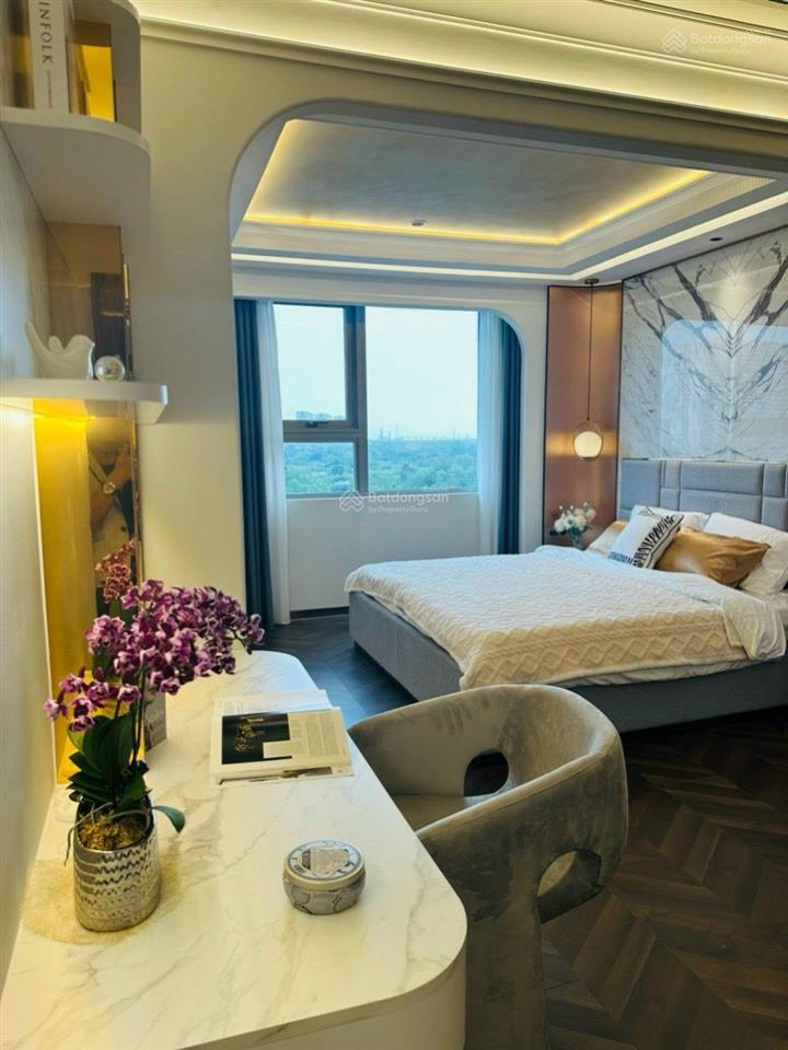 Chính chủ cần bán nhanh căn hộ hạng sang eaton park 79m2 giá 8.2tỷ.  0906 126 ***