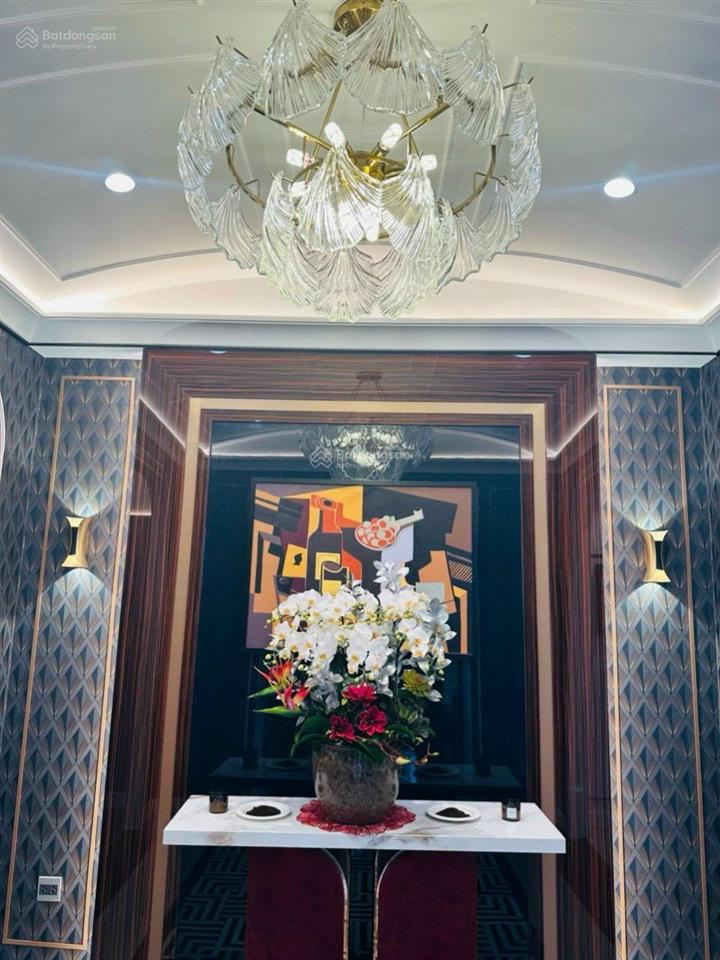 Chính chủ cần bán nhanh căn hộ hạng sang eaton park 79m2 giá 8.2tỷ.  0906 126 ***