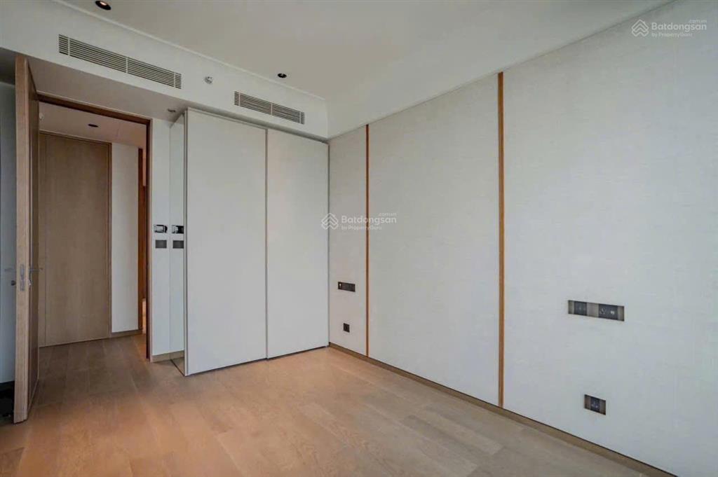 Chuyển nhượng gấp căn hộ cao cấp eaton park chính chủ 3 phòng ngủ 2wc 100m2 15.95 tỷ  0906 126 ***