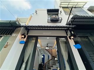 Nhà mặt tiền  sát nguyễn văn nghi  xách vali vào ở ngay  chỉ nhỉnh 3 tỷ!