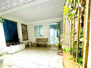 Cho thuê nhà có sân rộng, 4m x 15m hẻm bạch đằng, bình thạnh