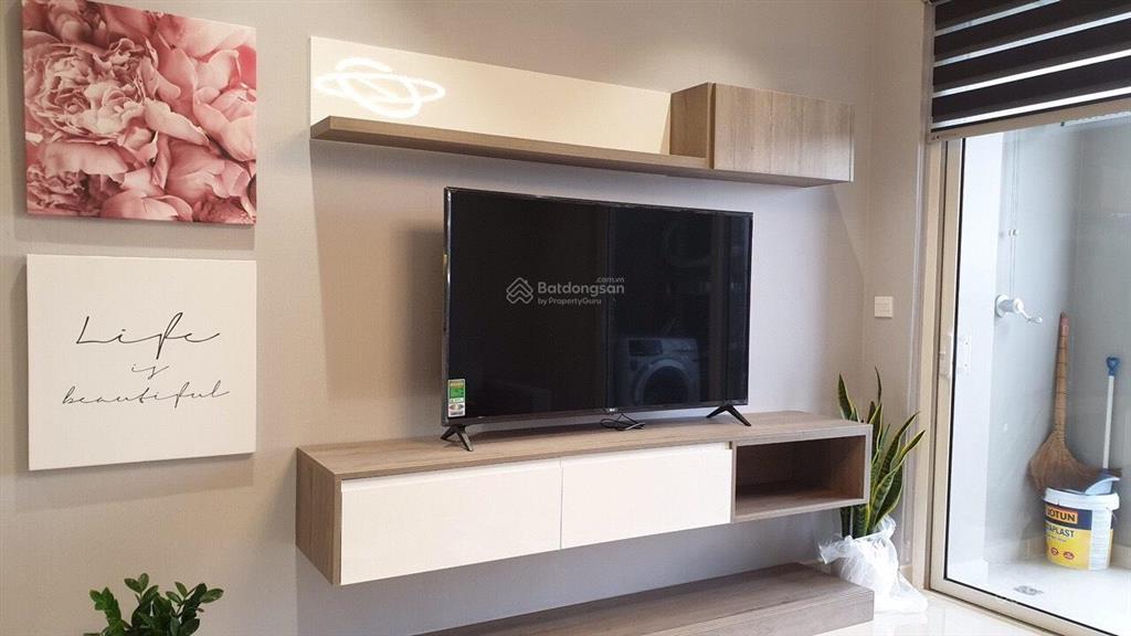 Gia đình bán căn góc 312 lạc long quận q.11. dt 69m2 2p 2wc. giá 2,98 tỷ.  0705 098 ***