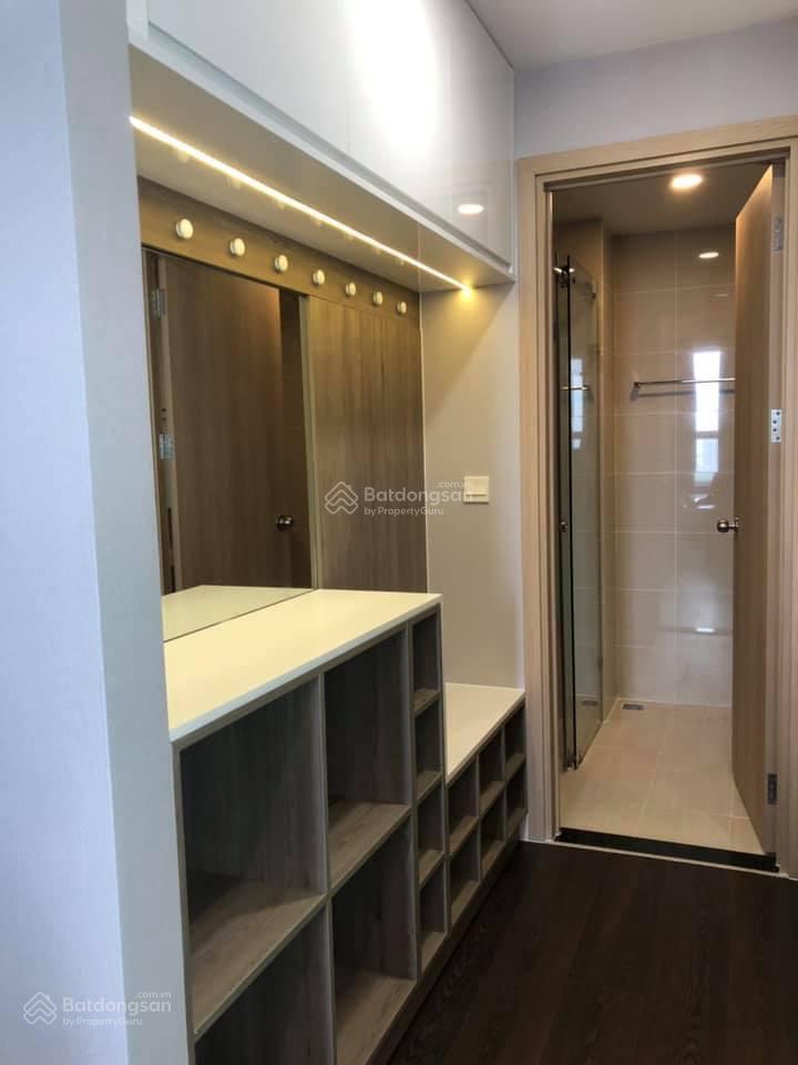 Gia đình bán căn góc 312 lạc long quận q.11. dt 69m2 2p 2wc. giá 2,98 tỷ.  0705 098 ***