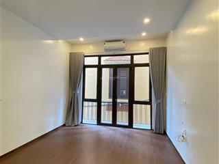 Nhà mới xây , gần trung tâm, 3pn/4wc, giá chỉ 12,5tr