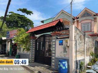 Cần bán gấp căn nhà 2 tầng 190 m2, mặt tiền đường lã xuân oai, quận 9, giá chỉ 24 tỷ.