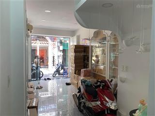 Nhà đẹp vị trí vàng trung tâm giáp q1,4,5 dương bá trạc chỉ 7,9 tỷ.