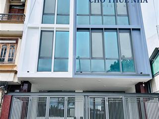 Cho thuê nhà đường nguyễn trọng tuyển, dt 8x20m 1 hầm 1 trệt 4 lầu