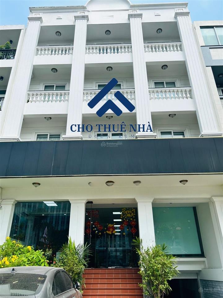 Cho thuê nhà đường hoàng hoa thám, dt 10x20m 1 hầm 1 trệt 3 lầu suốt