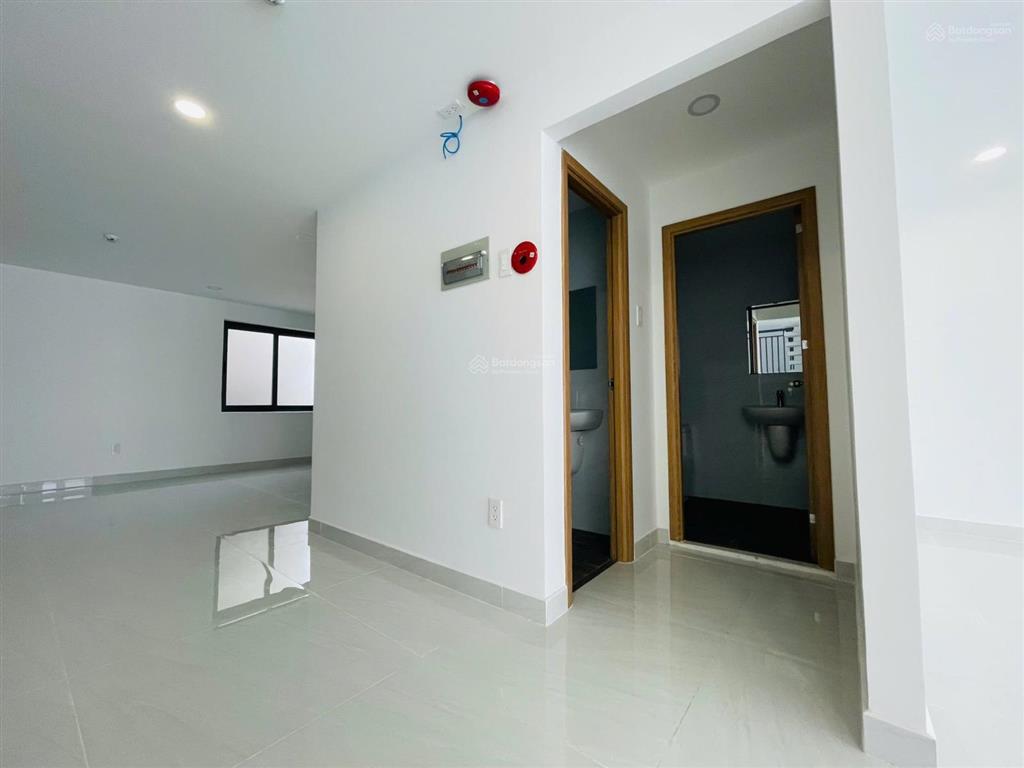 Cho thuê nhà đường hoàng hoa thám, dt 10x20m 1 hầm 1 trệt 3 lầu suốt