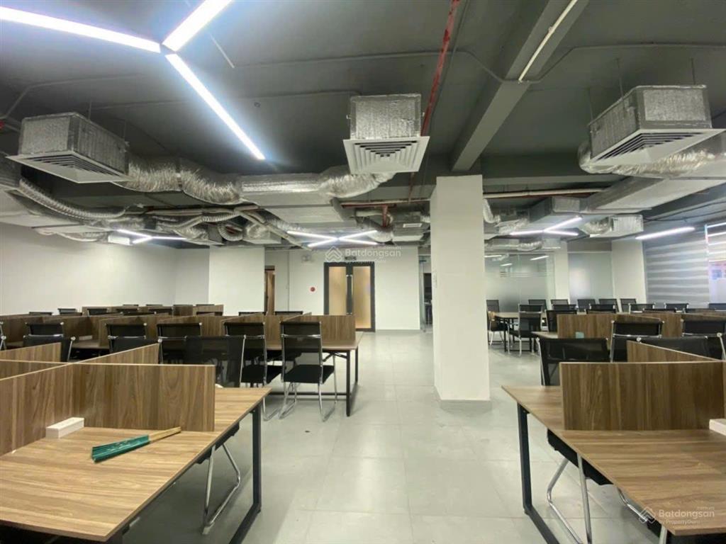 Tòa nhà đường nguyễn văn trỗi diện tích 12x25m hầm 6 tầng cho thuê
