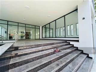 Cho thuê tòa nhà mặt tiền khu sân bay diện tích 10x20m 1 hầm 5 lầu