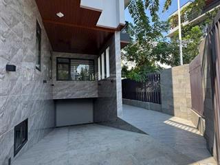 Nhà đường hai bà trưng diện tích 10x20m hầm 4 tầng cho thuê