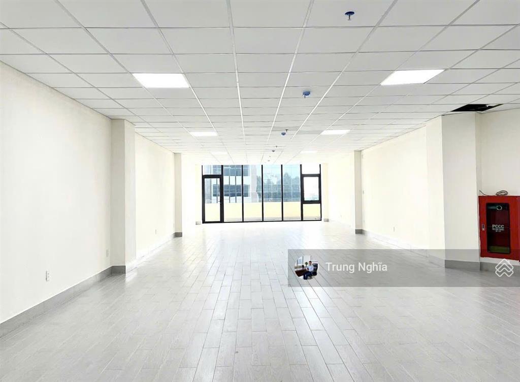 Tòa nhà đường nguyễn đình chính diện tích 7x20m hầm trệt 4 lầu cho thuê