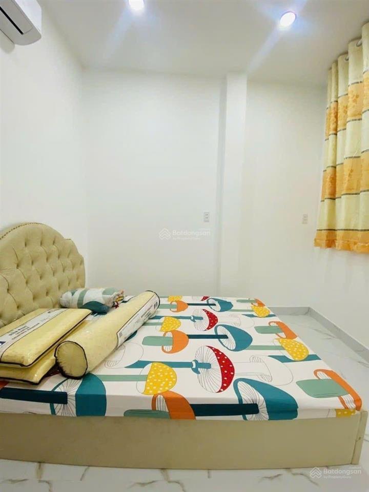 Nhà đẹp căn góc  3 tầng  4 phòng ngủ  lý thái tổ