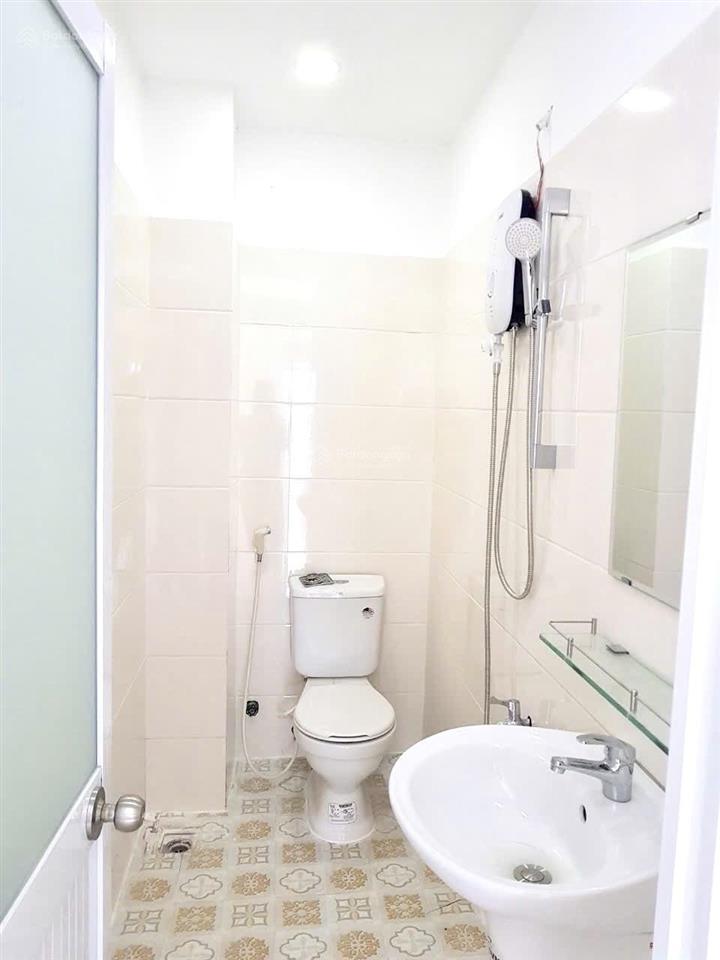 Ngay thống nhất, gần lottemart, hẻm ô tô, 2 tầng đúc, 2pn, dt 40m2