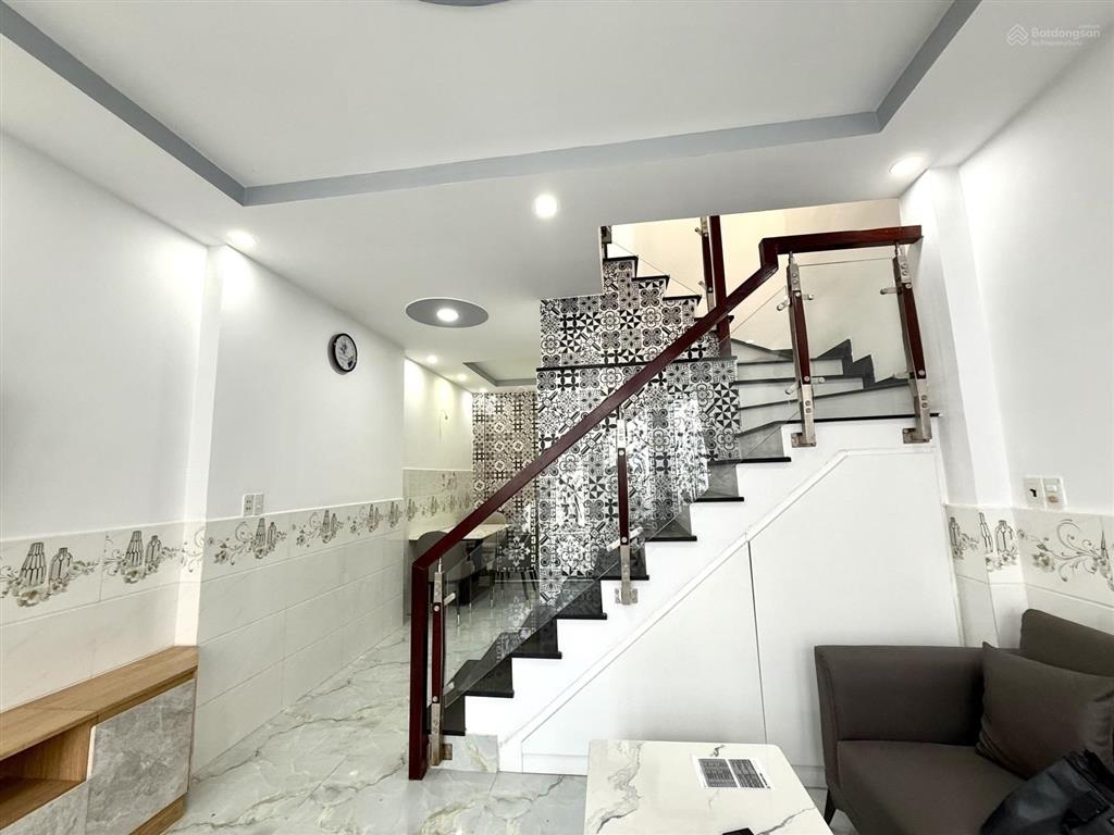 Ngay thống nhất, gần lottemart, hẻm ô tô, 2 tầng đúc, 2pn, dt 40m2