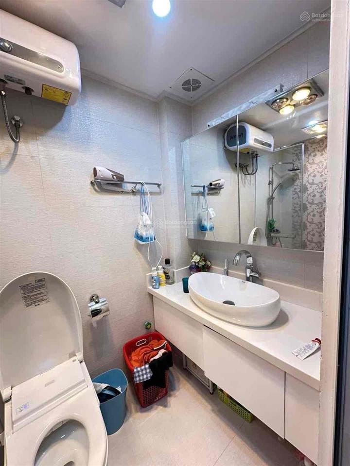 Tây sơn hàng đầu tư 40m 6 tầng thang máy gần bãi oto full nội thất xịn chủ mót bán giá chỉ 11.5tỷ