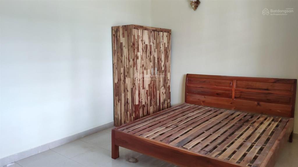 Nhà đẹp kẹt tiền bán gấp giá rẻ