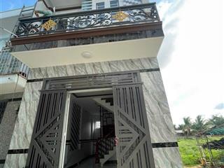 Bán gấp nhà lầu đang sinh sống . 2 phòng ngủ rộng. giá bán 520tr