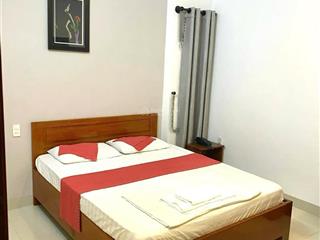 Chủ cần tiền gấpcần bán khách sạn đang kinh doanh tốt, đường 10.5m gần bến xe, gần hoàng thị loan